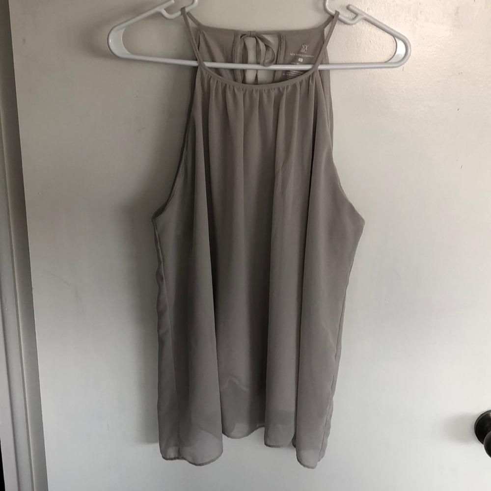 New York & Company Light Grey Blouse Size M